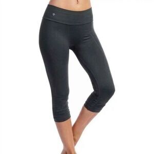 NUX USA Black Textured Capri Cropped Leggings Medium